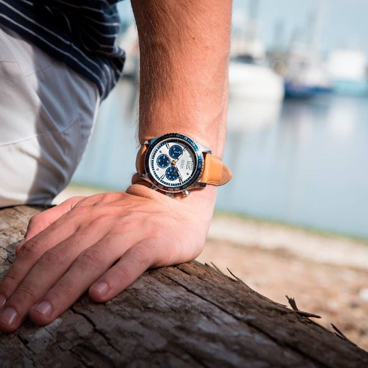 Guess - W0970G1 - Azzam Watches