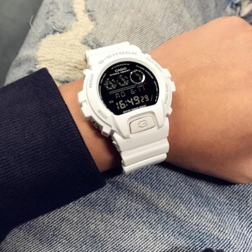 Casio - DW-6900NB-7DR