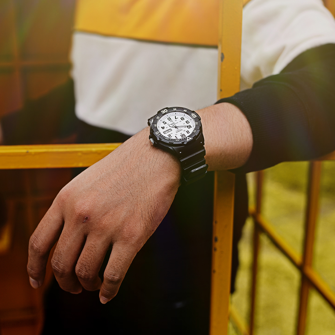 Casio - MRW-200H-7BVDF - Azzam Watches 