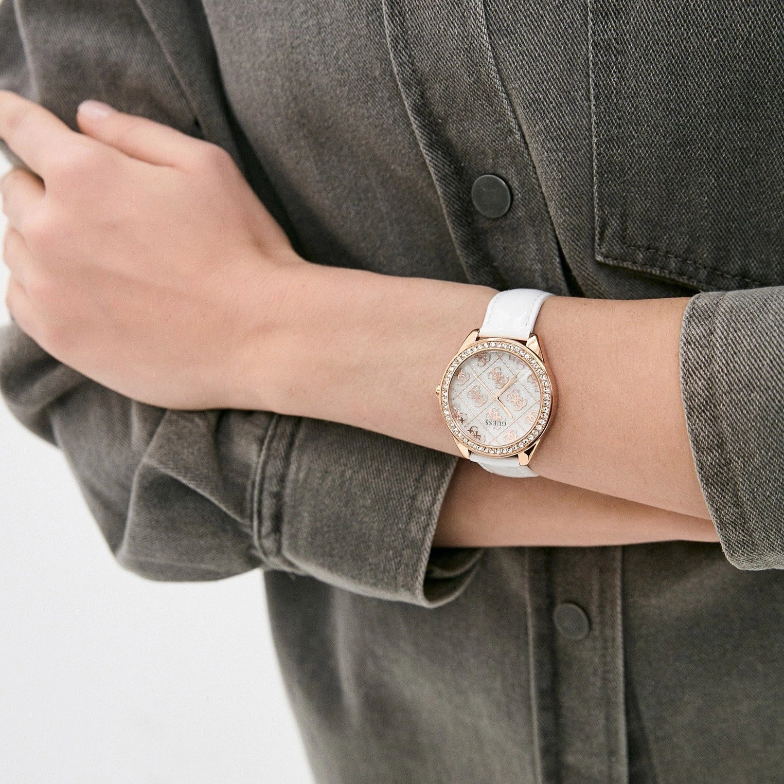 Guess - GW0098L4