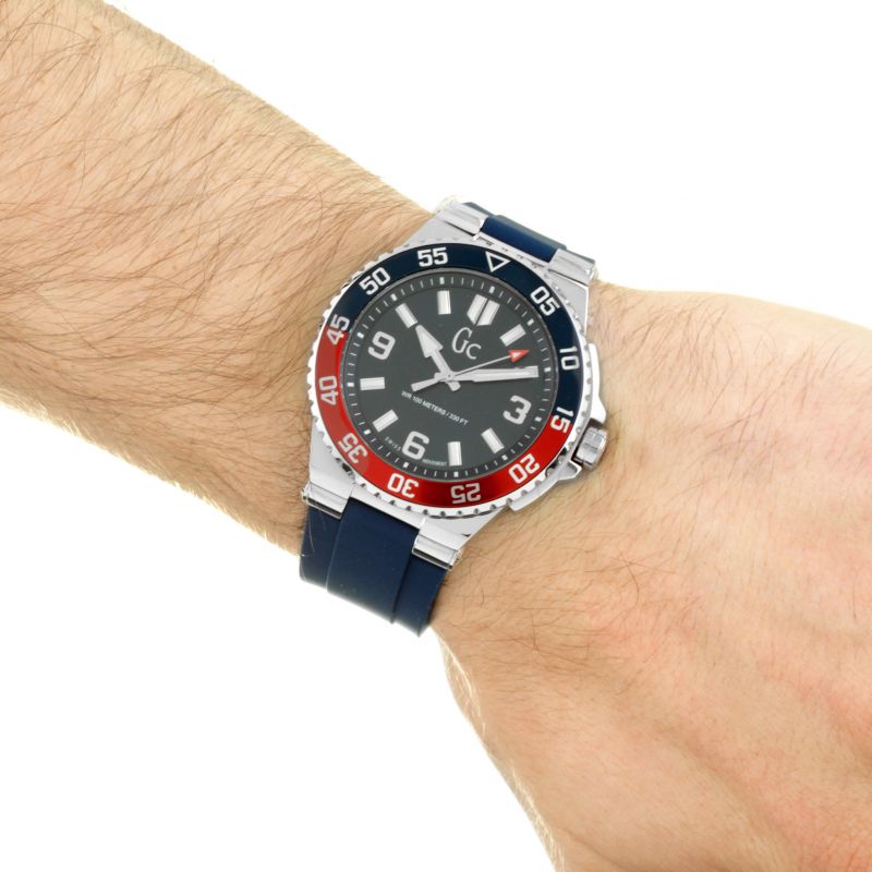 Guess Collection - Y51001G7MF