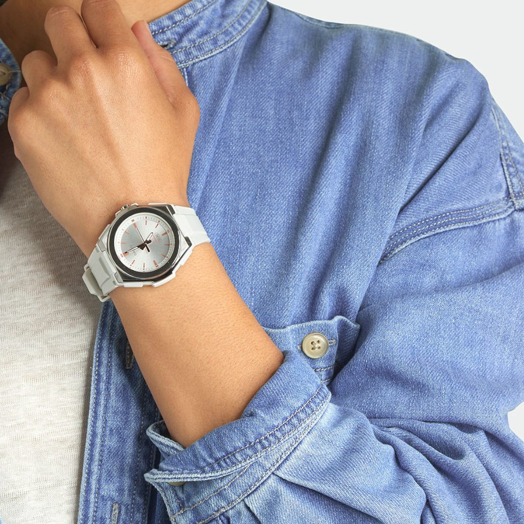 Casio - LWA-300H-7EVDF - Azzam Watches 