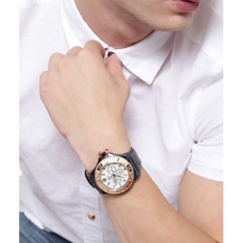 GUESS - W0674G7 - Azzam Watches 