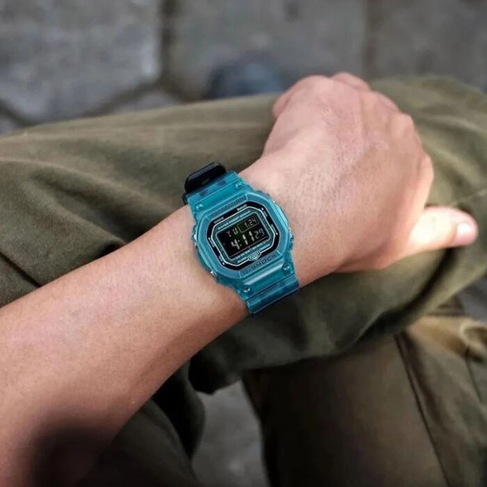 Casio - DW-B5600G-2DR