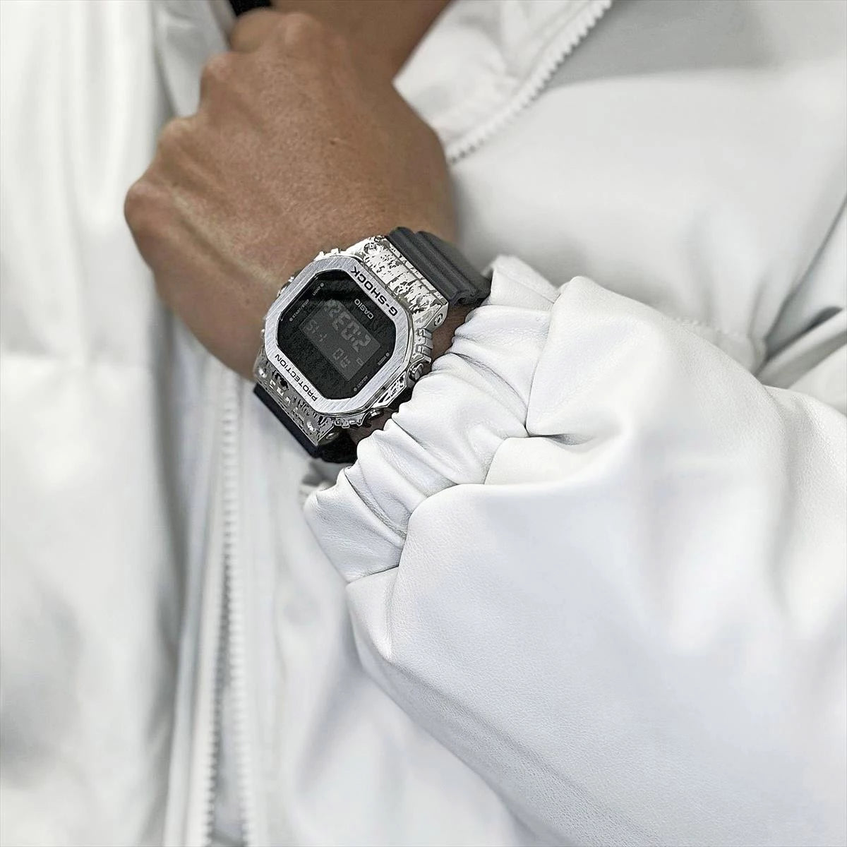 Casio - GM-5600GC-1DR