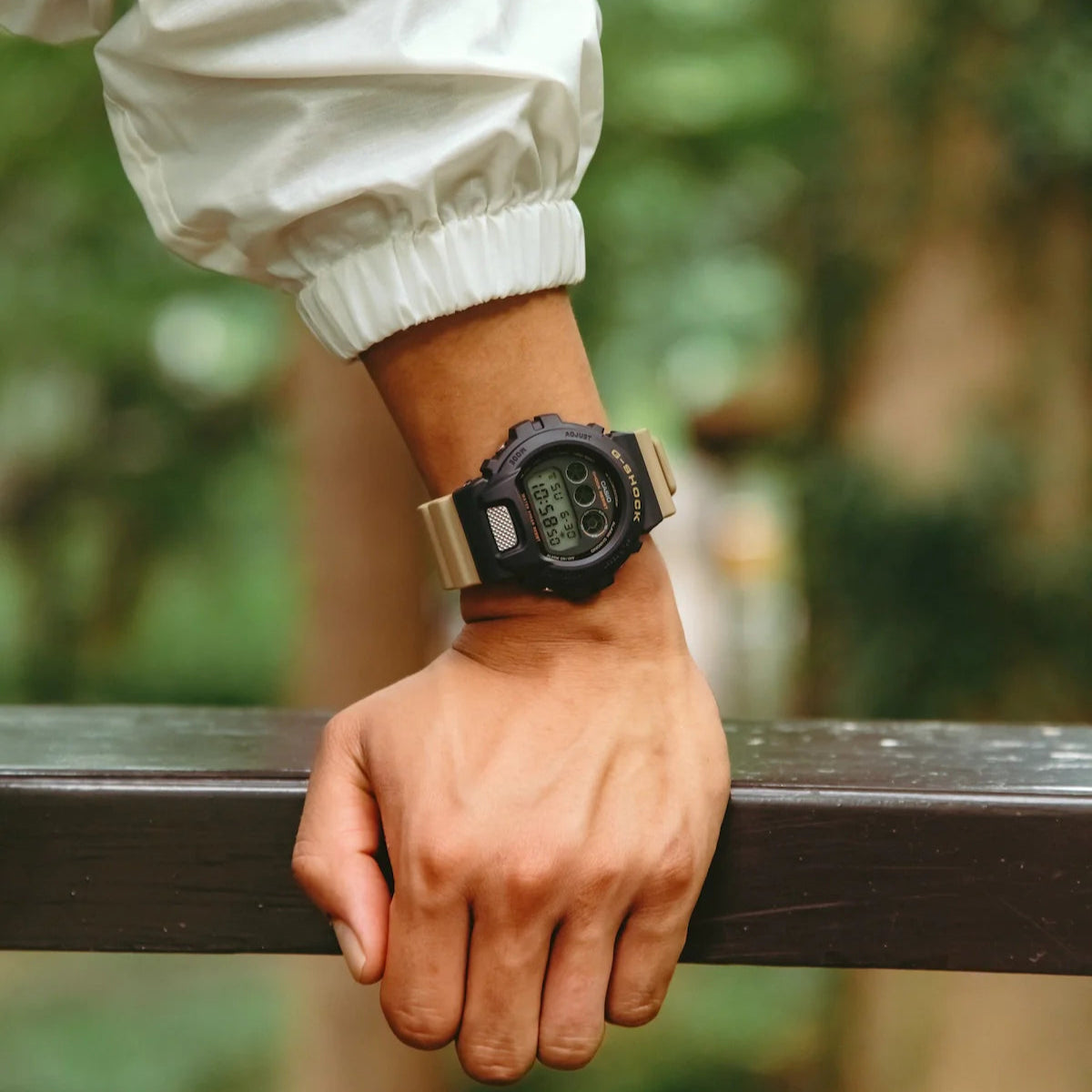 Casio - DW-6900TU-1A5DR