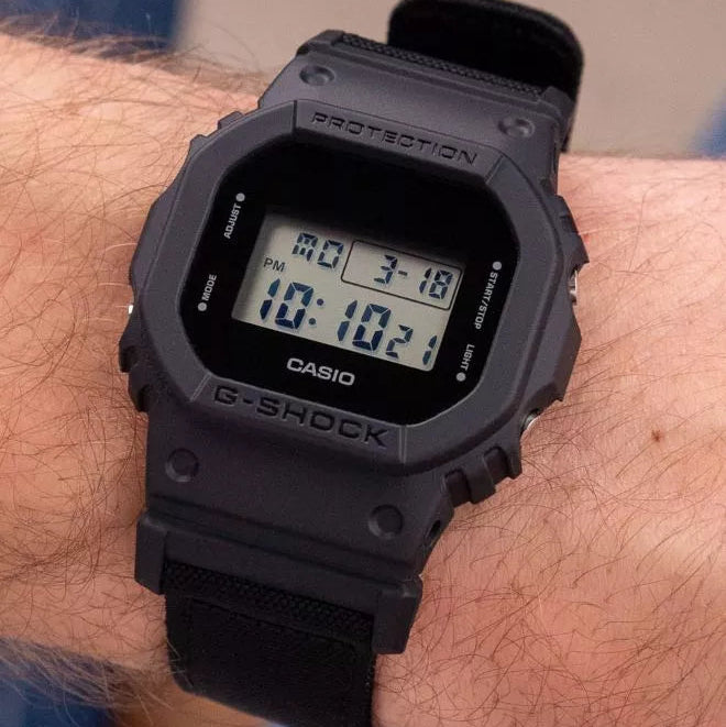 Casio - DW-5600BCE-1DR